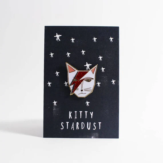 KITTY STARDUST BADGE PIN DAVID BOWIE CAT - Image 2
